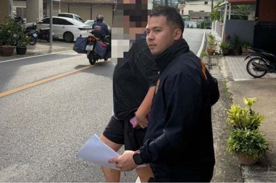 Homem detido com documentos na rua