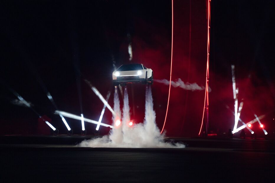 Novo modelo: Tesla Roadster