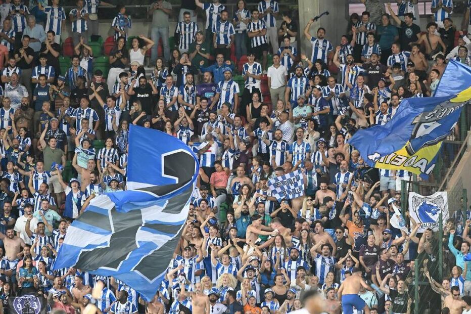 Adeptos do FC Porto estiveram em grande número nos Barreiros
