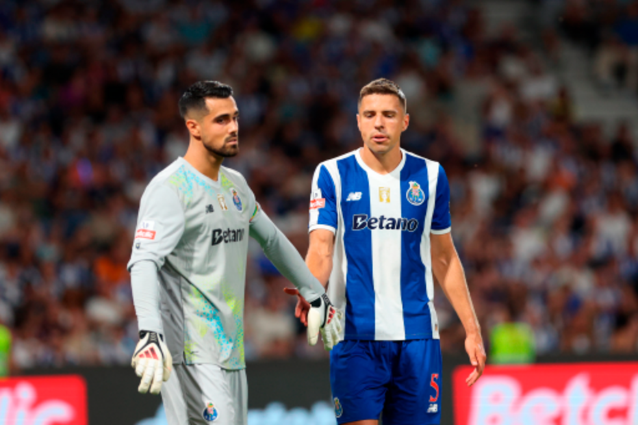 Diogo Costa e Bednarek deixaram mensagem ao balneário