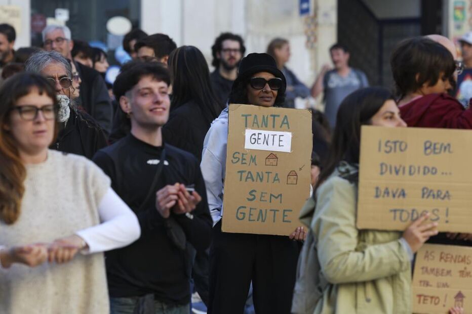 Centenas concentraram-se em Coimbra contra a crise habitacional