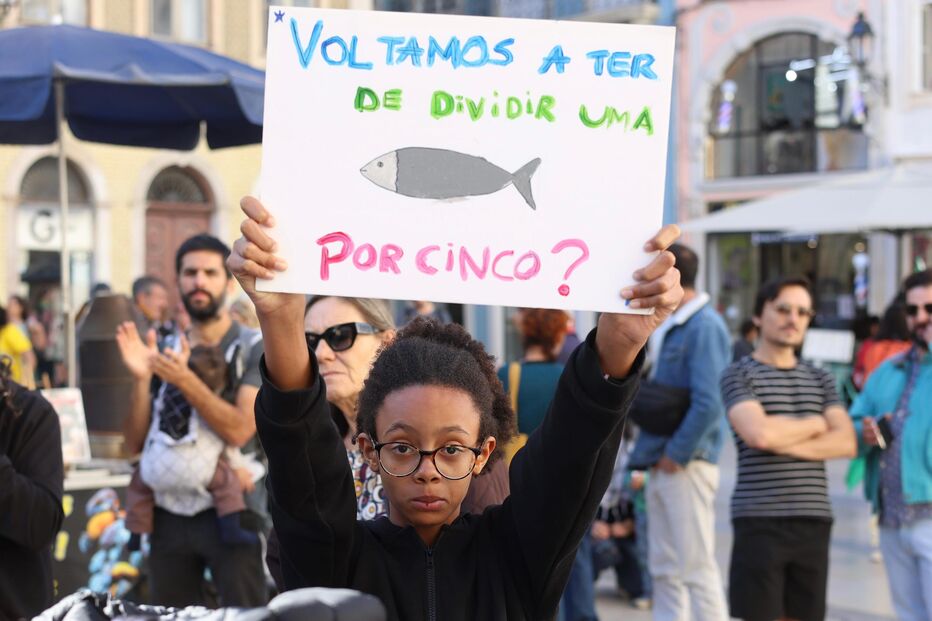 Centenas concentraram-se em Coimbra contra a crise habitacional