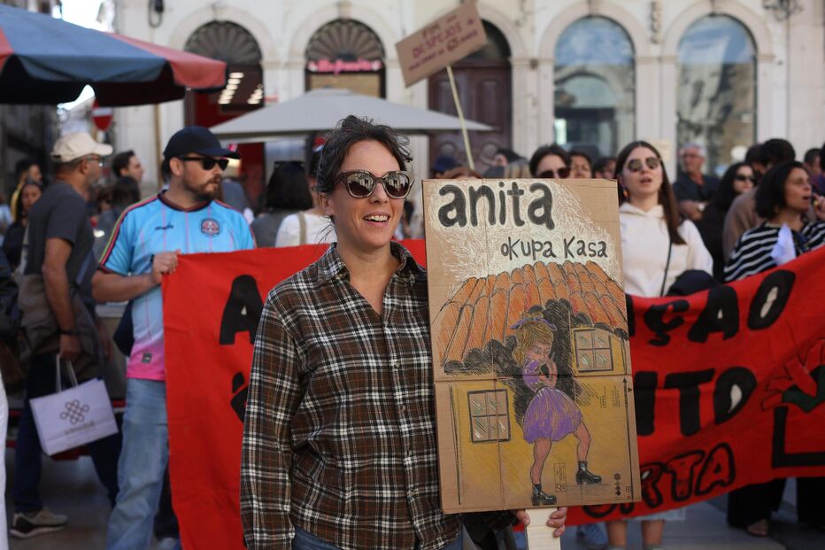 Centenas concentraram-se em Coimbra contra a crise habitacional