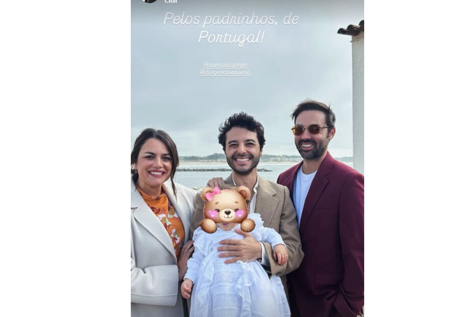  Ana Guiomar, Diogo Valsassina e Rui Maria Pêgo com o afilhado Diogo